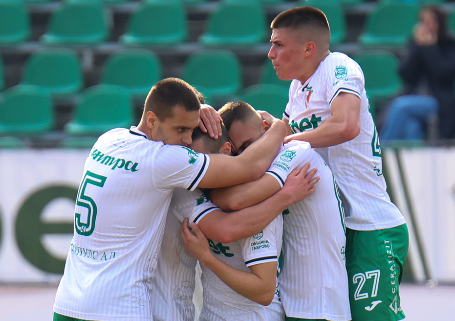 Берое и Янтра играят при 0:0 в 11-ия кръг на Втора професионална лига Берое и Янтра играят при 0:0 в 11-ия кръг на Втора професионална лига