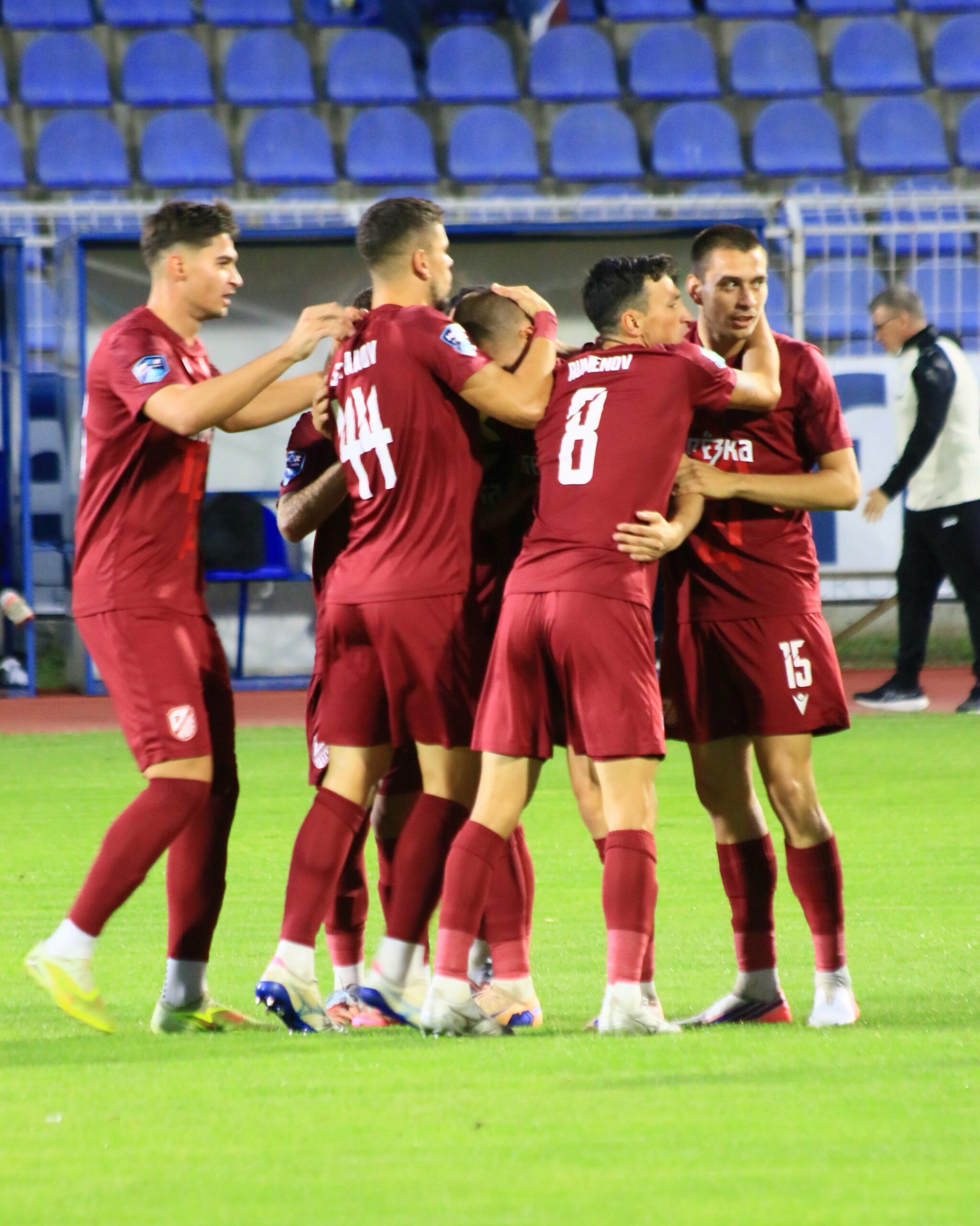 Фратрия разгроми Спартак (Плевен) с 3:0, Атанасов бележи и тимът атакува върха Фратрия разгроми Спартак (Плевен) с 3:0, Атанасов бележи и тимът атакува върха