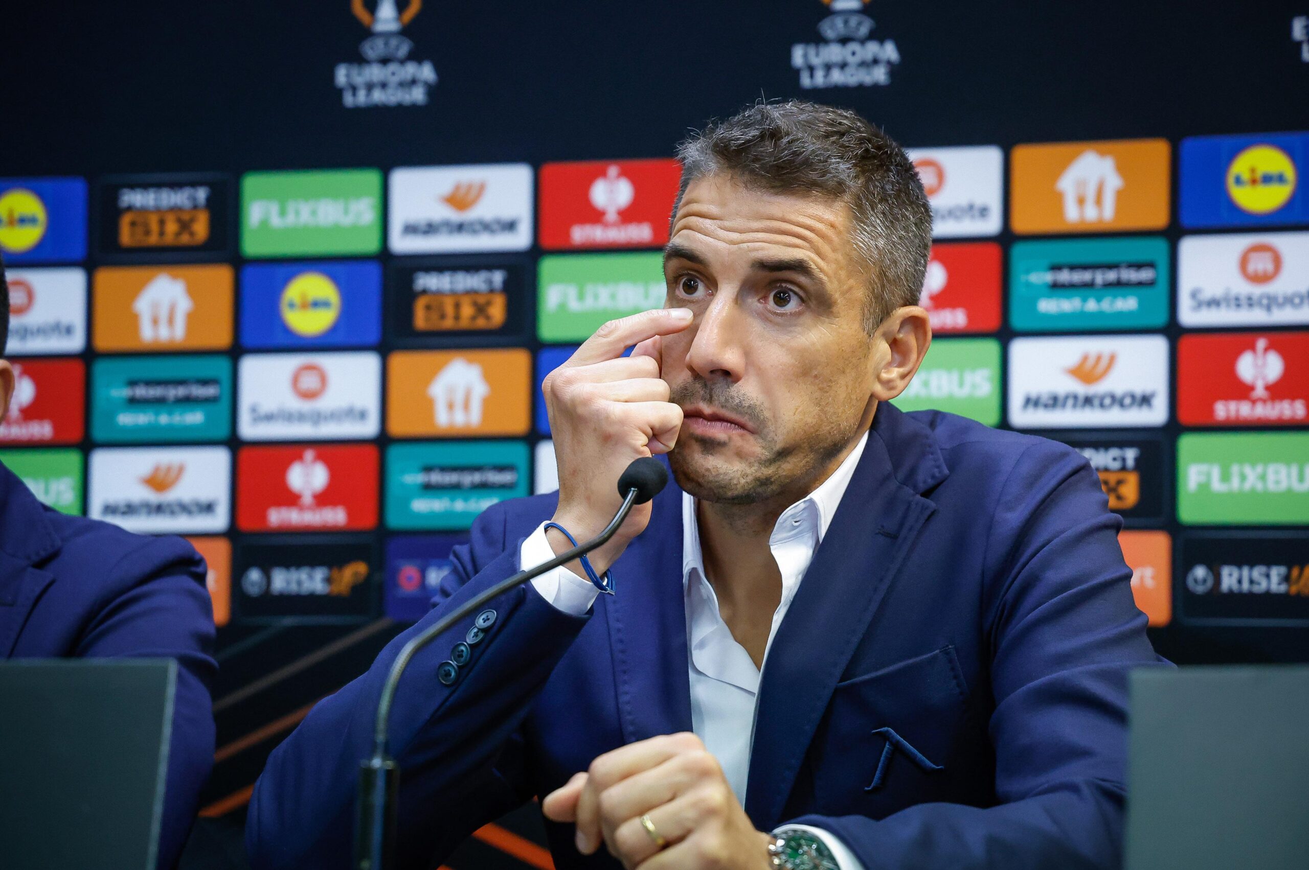 Хулио Веласкес: Ние нямаме никакво напрежение, НЕК играе тотален футбол Хулио Веласкес: Ние нямаме никакво напрежение, НЕК играе тотален футбол