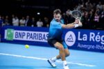 Стан Вавринка стартира с драматична победа в Лион преди отказването