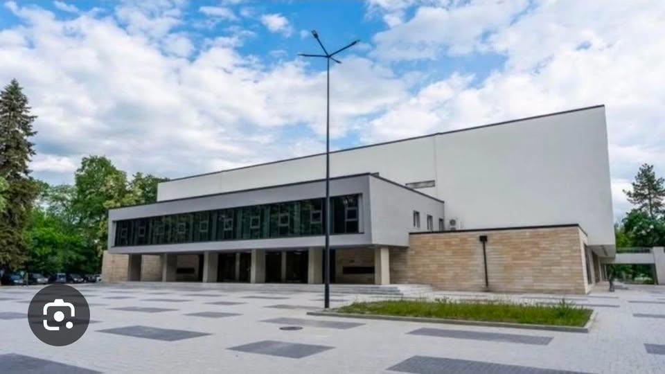 Откриха обновената спортна зала „Диана“ в Ямбол преди мач срещу Рилски спортист Откриха обновената спортна зала „Диана“ в Ямбол преди мач срещу Рилски спортист