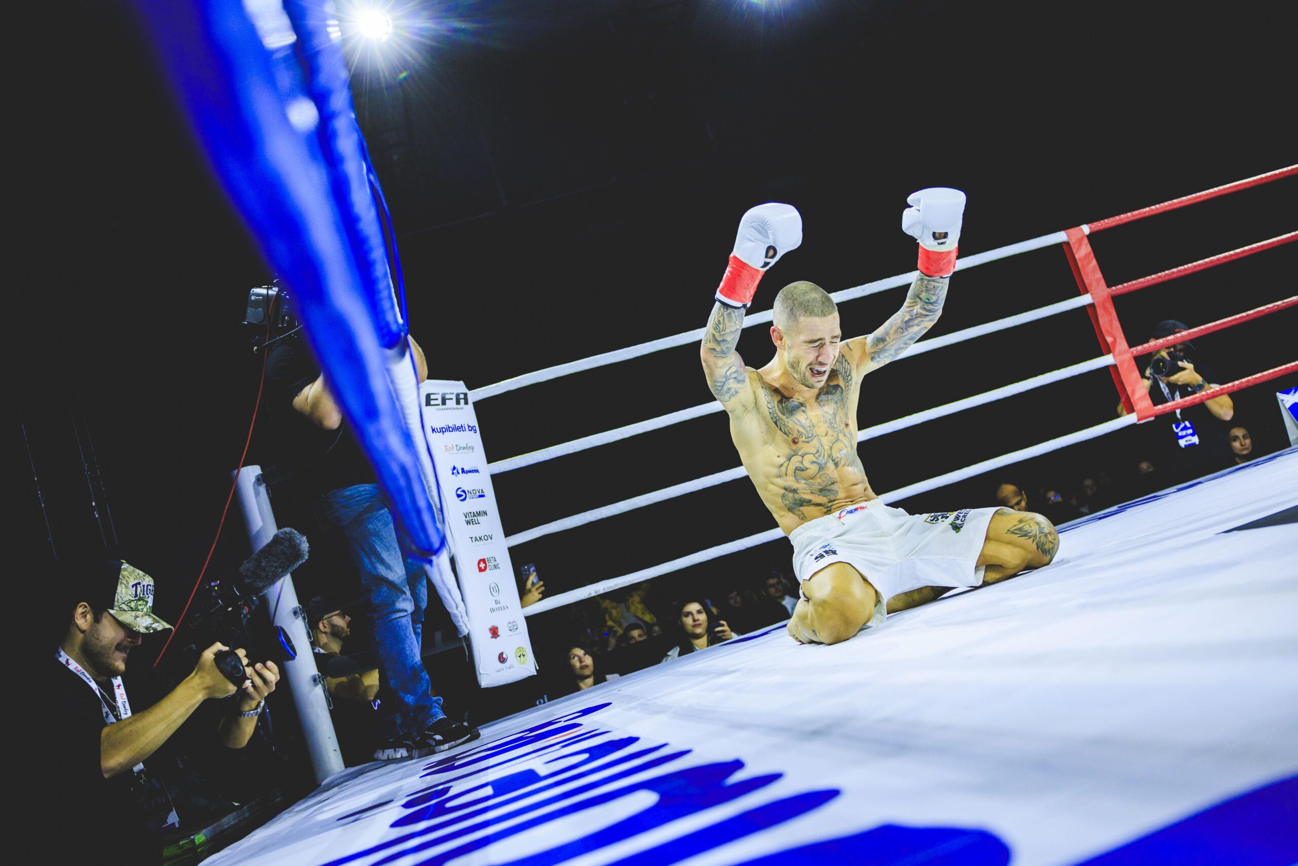 Симеон Наковски стана световен шампион на WKN след нокаут над италианец Симеон Наковски стана световен шампион на WKN след нокаут над италианец