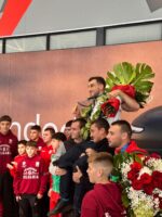 Семен Новиков и Кирил Милов посрещнати с питка и цветя след Световното в Астана