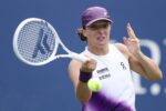 Ига Швьонтек се оттегли от турнира в Нинбо заради контузия