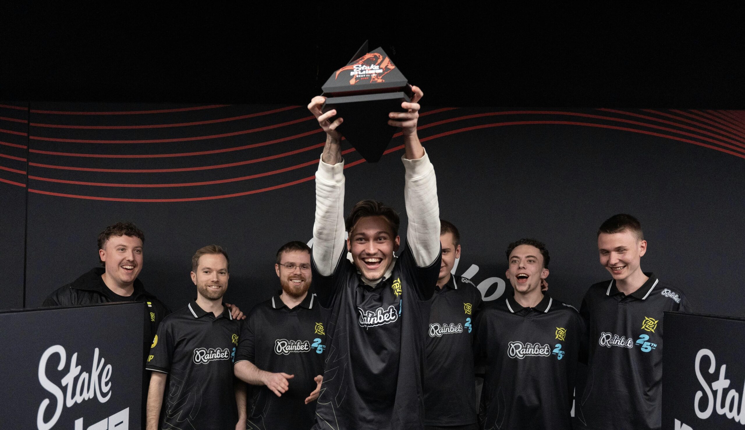 NiP постигна сериозен успех и вече има 98% шанс за Мейджъра в Сингапур NiP постигна сериозен успех и вече има 98% шанс за Мейджъра в Сингапур