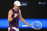 Ига Швьонтек се класира за полуфиналите на WTA 1000 в Ухан след 6-4, 6-1 над Ан Ли