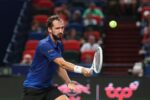 Медведев затвърди доминацията в Алмати с 6:4, 6:4 и е на полуфинал